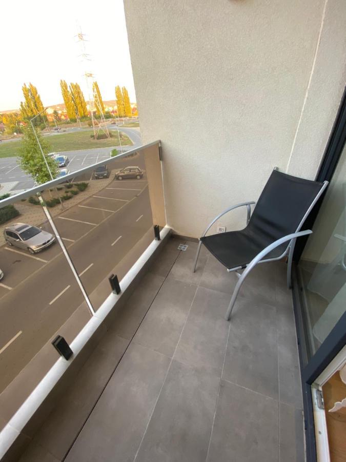 Апартаменты Apartman Sarah Орадя Экстерьер фото