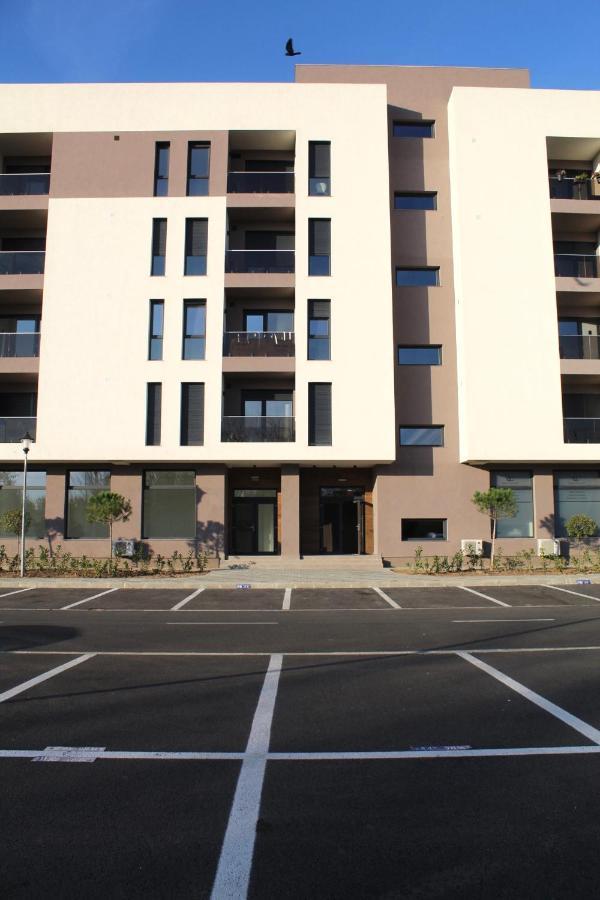 Апартаменты Apartman Sarah Орадя Экстерьер фото
